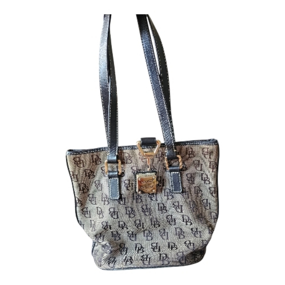 Dooney & Bourke North South vintage, classic black leather bucket bag.